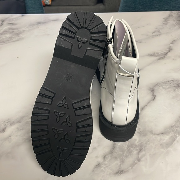 A New Day Combat Boots W9.5 - Picture 5 of 7